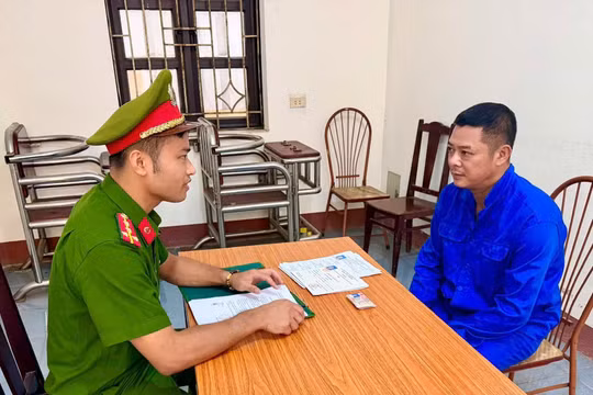 Phú Thọ: Khởi tố đối tượng dùng giấy tờ giả để hành nghề lái xe
