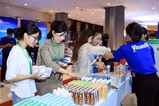 Phía sau hàng trăm loại sản phẩm thương hiệu quốc gia của Vinamilk là hành trình không ngừng nâng chuẩn