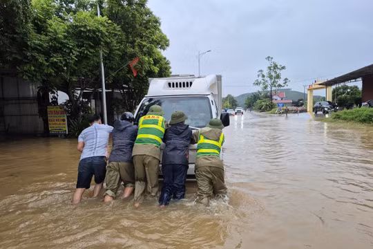 Bắc Ninh: Lũ trên sông Lục Nam và sông Thương vượt báo động 3, nguy cơ ngập sâu và sạt lở đê