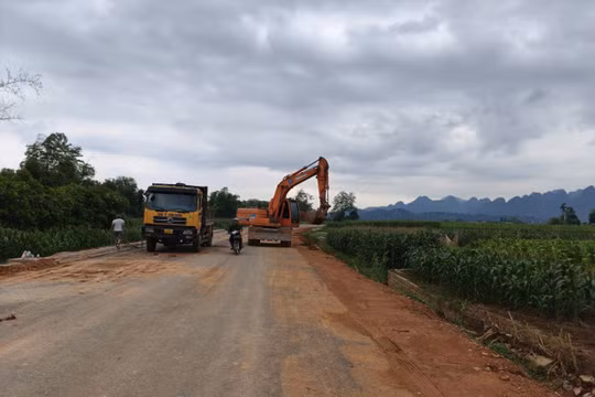 Cao Bằng: Nhiều vướng mắc khiến tiến độ thi công Dự án đường tránh thị trấn Nước Hai bị ảnh hưởng