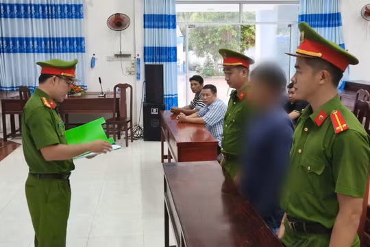 Vĩnh Long: Bắt tạm giam đối tượng dùng dao tấn công người khác rồi bỏ trốn