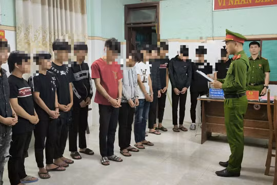 Đà Nẵng: Khởi tố 9 đối tượng mang hung khí, chạy xe máy gây rối trật tự công cộng