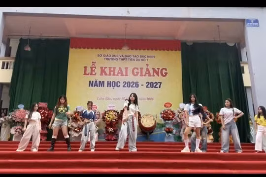 Hiệu trưởng Trường THPT Tiên Du số 1 lên tiếng sau tranh cãi về tiết mục văn nghệ khai giảng