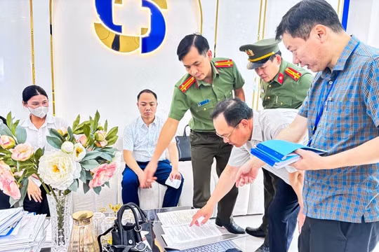 Nhân viên giao hàng "nhập vai" bác sĩ, chuyên gia y tế lập nhiều cơ sở làm đẹp để lừa dối khách hàng