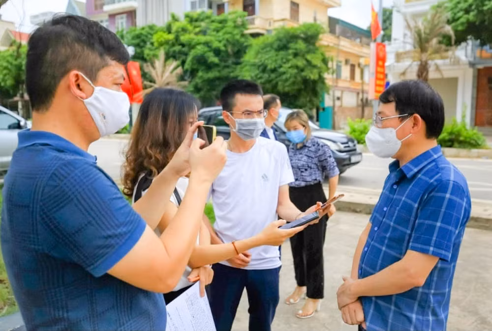 voi phong vien moi vao nghe dieu quan trong la khong duoc nan chi hinh 1