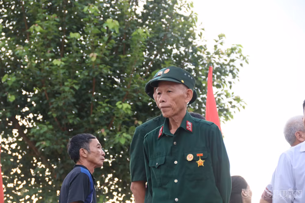 clo_br_linh-ga.jpg