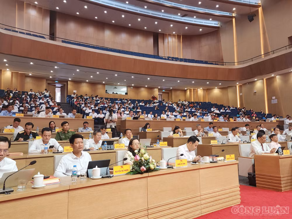 clo_br_quang-canhr.jpg