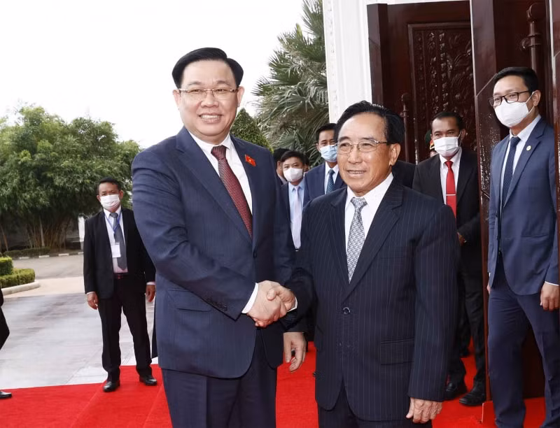 chu tich quoc hoi vuong dinh hue hoi kien thu tuong lao hinh 1