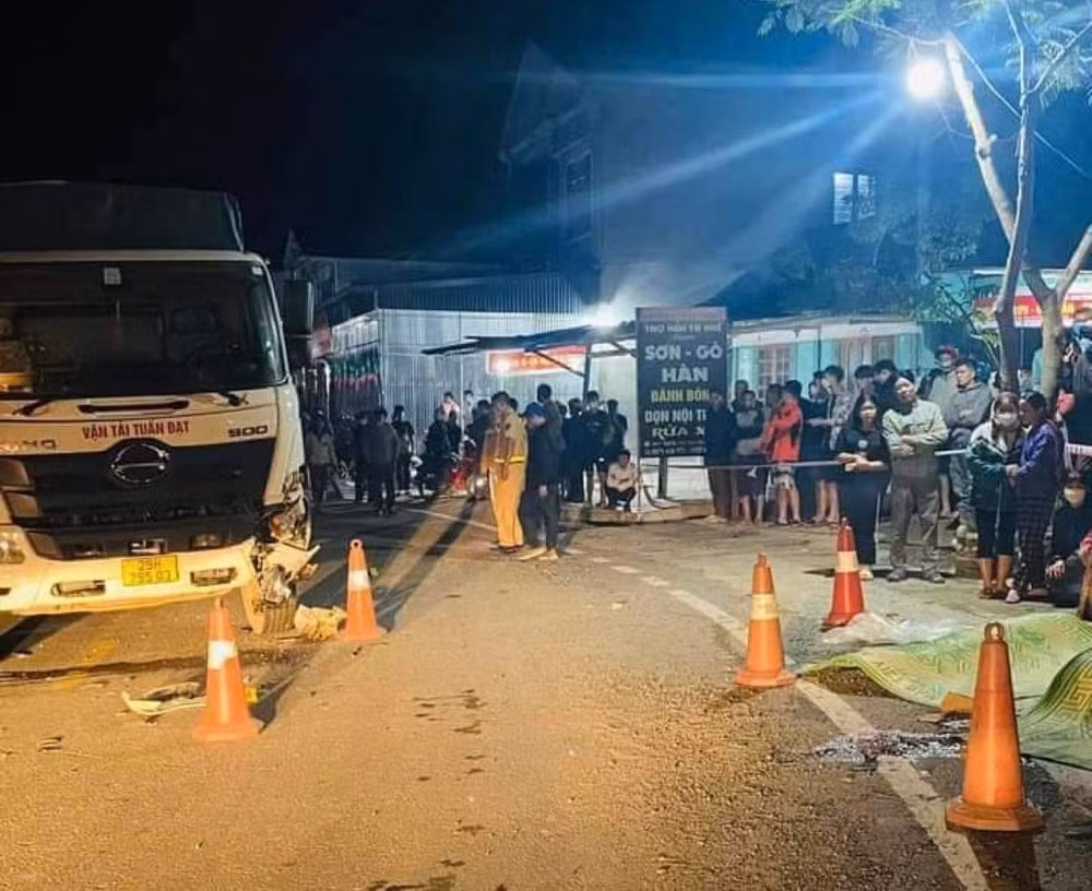 yen bai va cham voi xe tai tren quoc lo 32 2 nguoi dan ong tu nan hinh 1