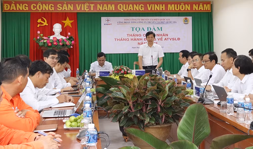 evnnpt toa dam voi nguoi lao dong nhan dip thang cong nhan va thang hanh dong an toan ve sinh lao dong hinh 1