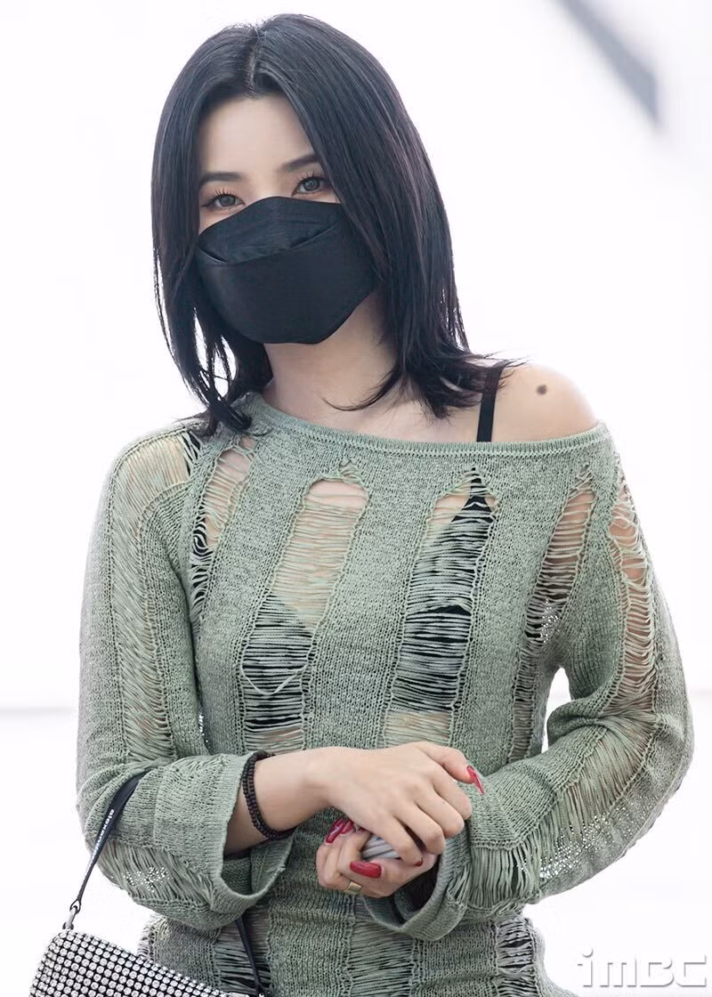 nu ca si gay xon sao du luan vi dien noi y nhu khong khi den san bay hinh 5
