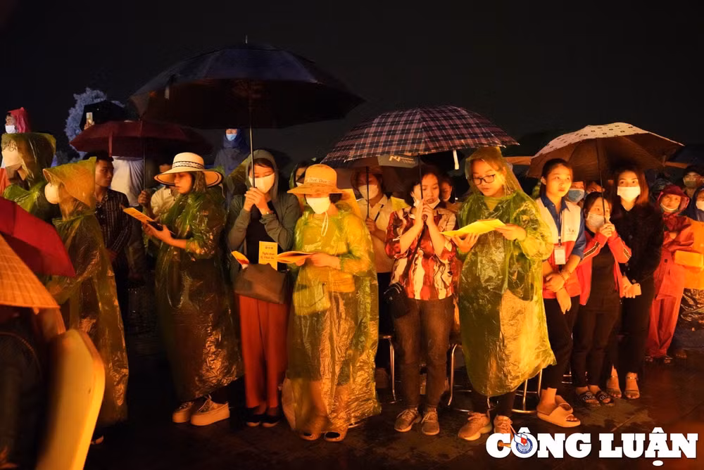 hang van nguoi dan doi mua du le phat dan 2022 tai chua tam chuc hinh 20