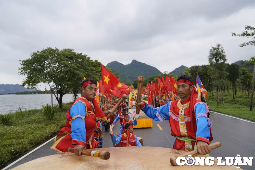 hang van nguoi dan doi mua du le phat dan 2022 tai chua tam chuc hinh 7