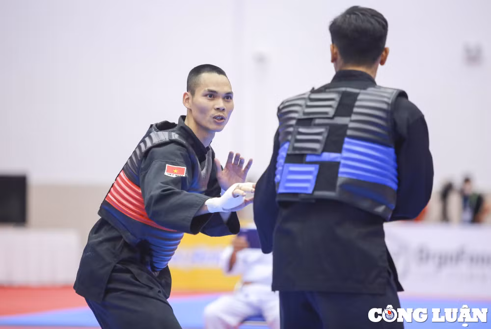 tran dinh nam voi doi chan dai de dang lay hcv pencak silat o hang can 75kg hinh 1