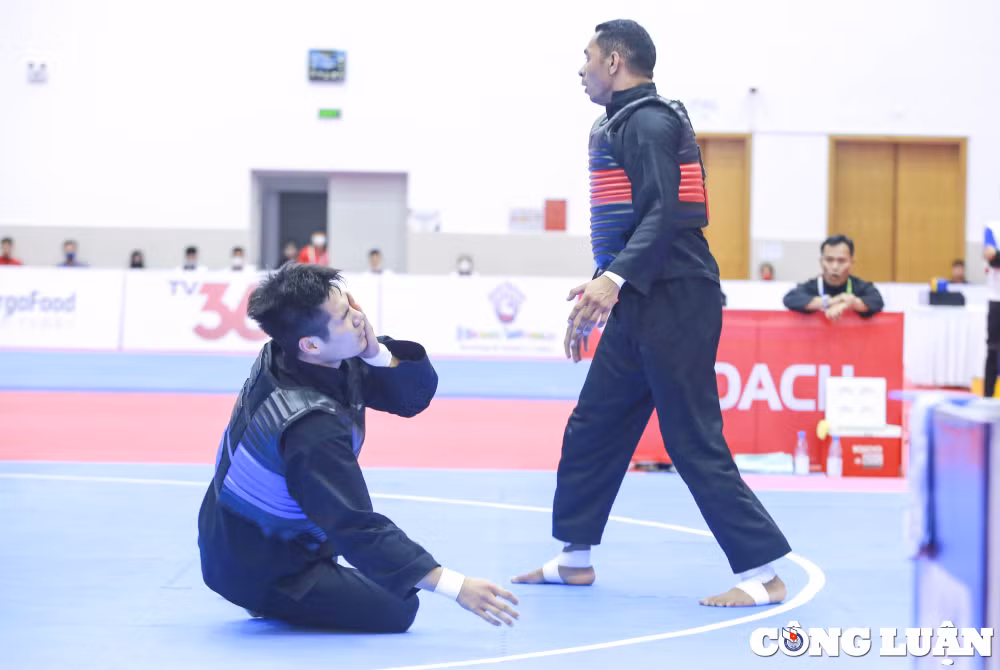 nguyen duy tuyen ha guc ronaldo mang ve hcv thu 5 mon doi khang pencak silat cho viet nam hinh 5