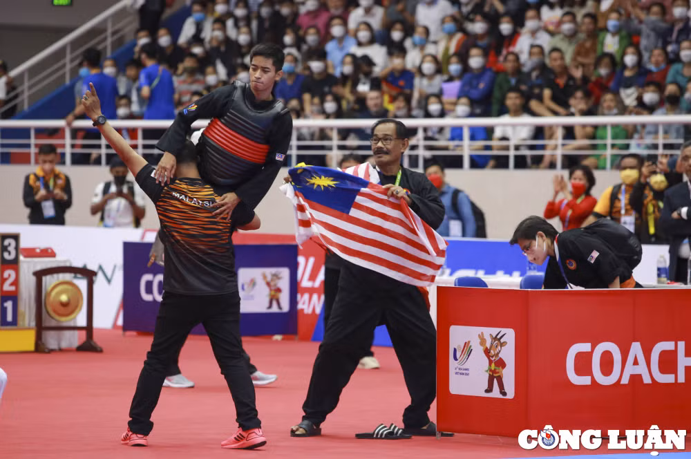 hlv indonesia xo xat voi trong tai tai sea games 31 sau khi hoc tro bi tru diem hinh 7
