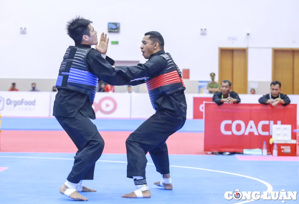 nguyen duy tuyen ha guc ronaldo mang ve hcv thu 5 mon doi khang pencak silat cho viet nam hinh 4