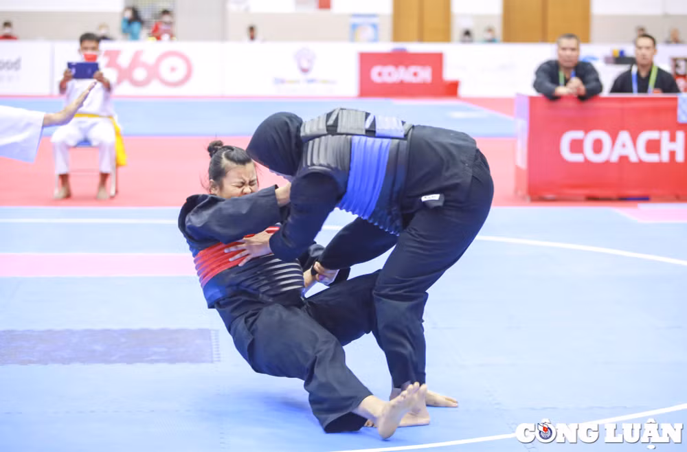 nu vo si pencak silat quang thi thu nghia danh bai doi thu gianh huy chuong vang hinh 2