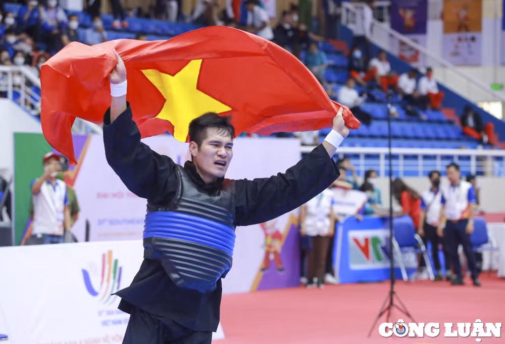 nguyen duy tuyen ha guc ronaldo mang ve hcv thu 5 mon doi khang pencak silat cho viet nam hinh 10