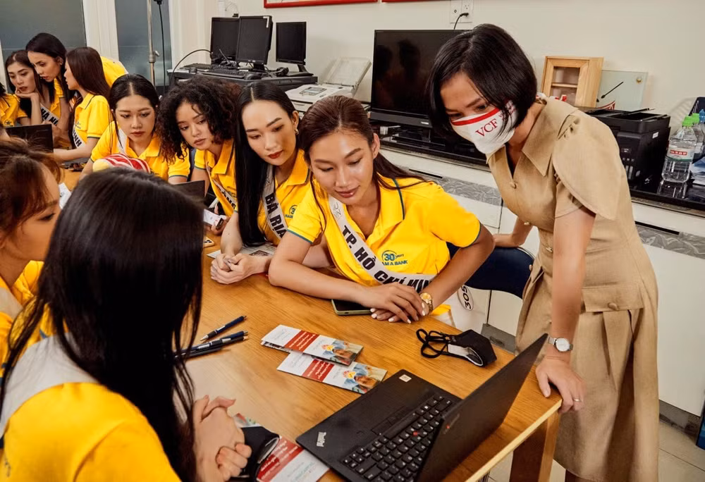 nam a bank trao 200 trieu dong cho top 58 thi sinh hoa hau hoan vu viet nam chinh phuc du an cong dong hinh 1