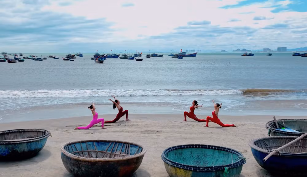 da nang tung bung don chao cac nguoi dep yoga va tuan le du lich suc khoe hinh 4