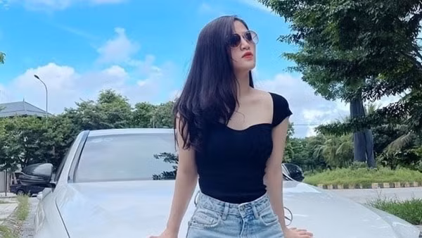 nu doanh nhan lua dao ban dat vit troi hinh 2