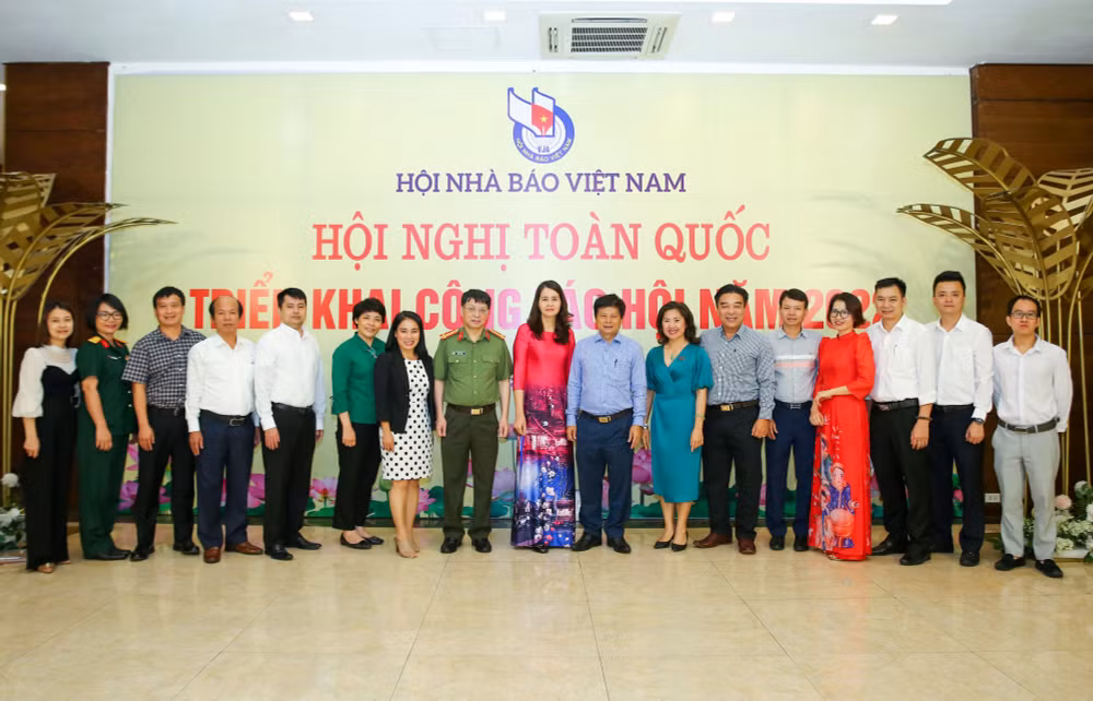 hoi nghi lan thu nhat ban kiem tra hoi nha bao viet nam khoa xi hinh 4