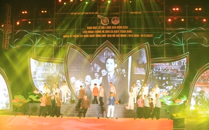 trang trong khai mac le hoi lang sen 2022 hinh 6