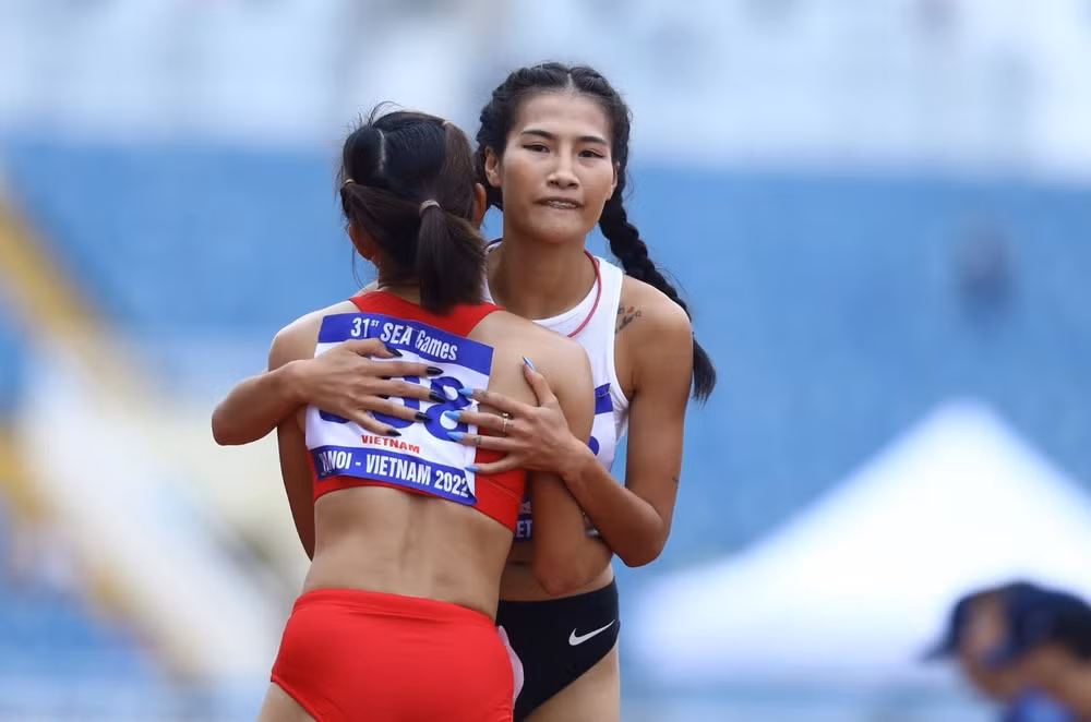 nguyen thi oanh mo hang hcv cho dien kinh viet nam tai sea games 31 hinh 3