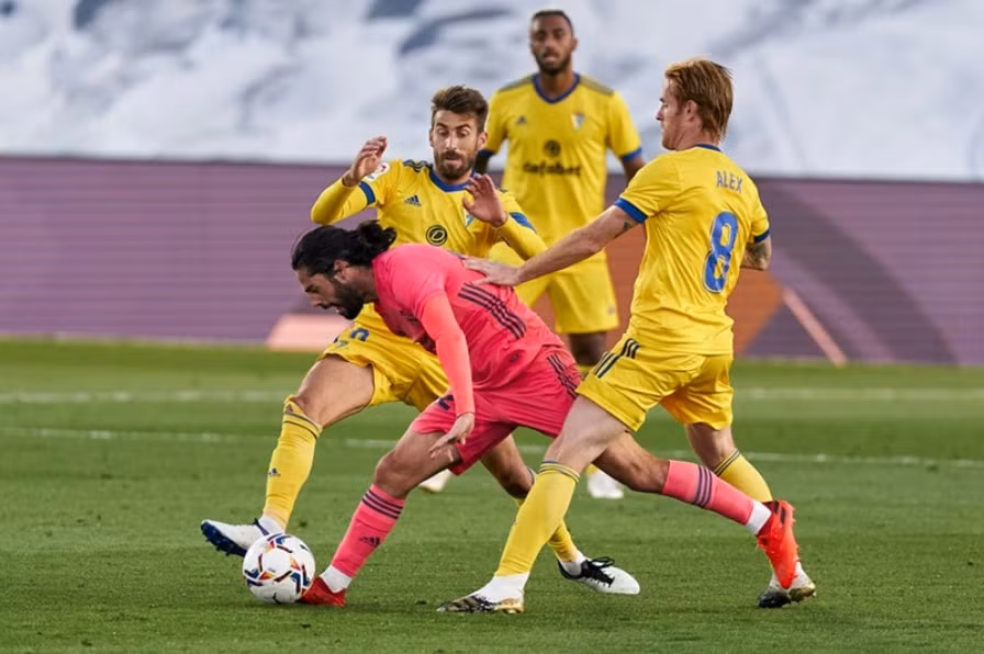 nhan dinh tran cadiz vs real 23h30 ngay 15 5 hinh 1