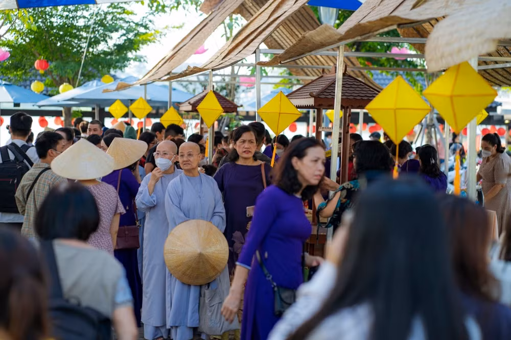 lung linh mua phat dan tai co do hue hinh 9