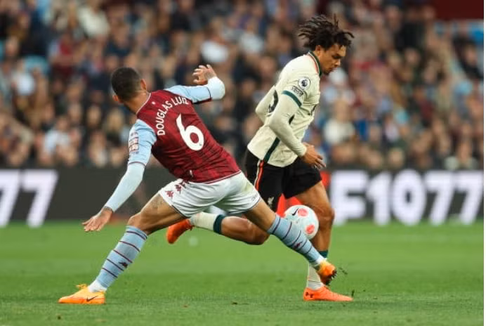 danh bai aston villa 2 1 liverpool song lai hy vong vo dich ngoai hang anh hinh 6