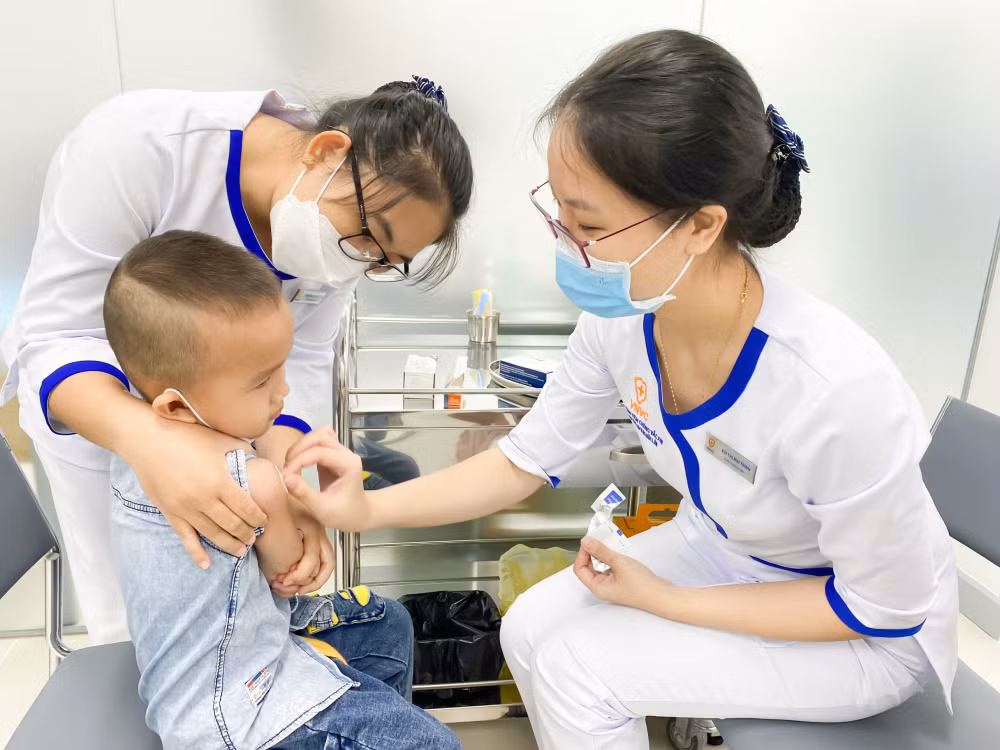 gsk va vnvc ky hop tac dua them nhieu vac xin moi so luong lon ve viet nam hinh 2