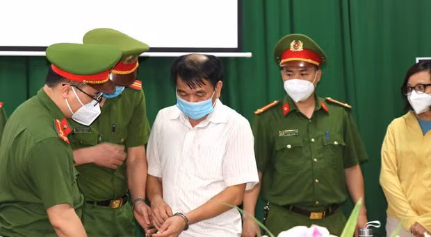 bat tam giam giam doc va hai can bo cdc ha giang hinh 1