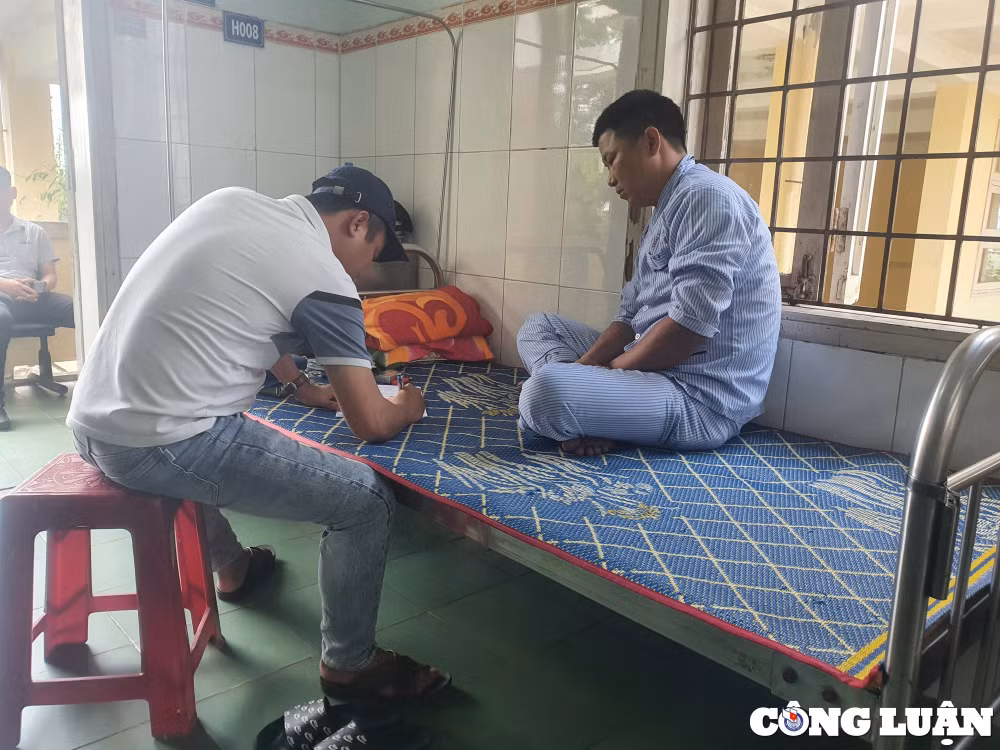 quang tri dieu tra vu viec tai xe bi doa giet chem vo kinh xe o to hinh 2