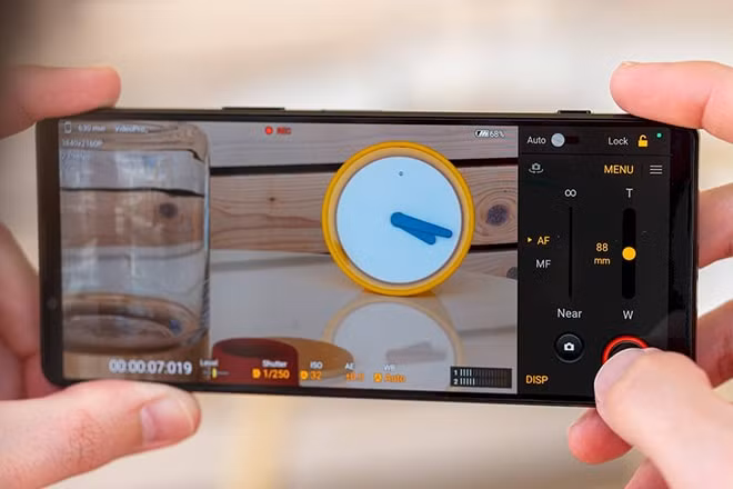 sony ra mat dien thoai xperia 1 iv so huu camera cuc xin gia ban len toi 1600 usd hinh 3