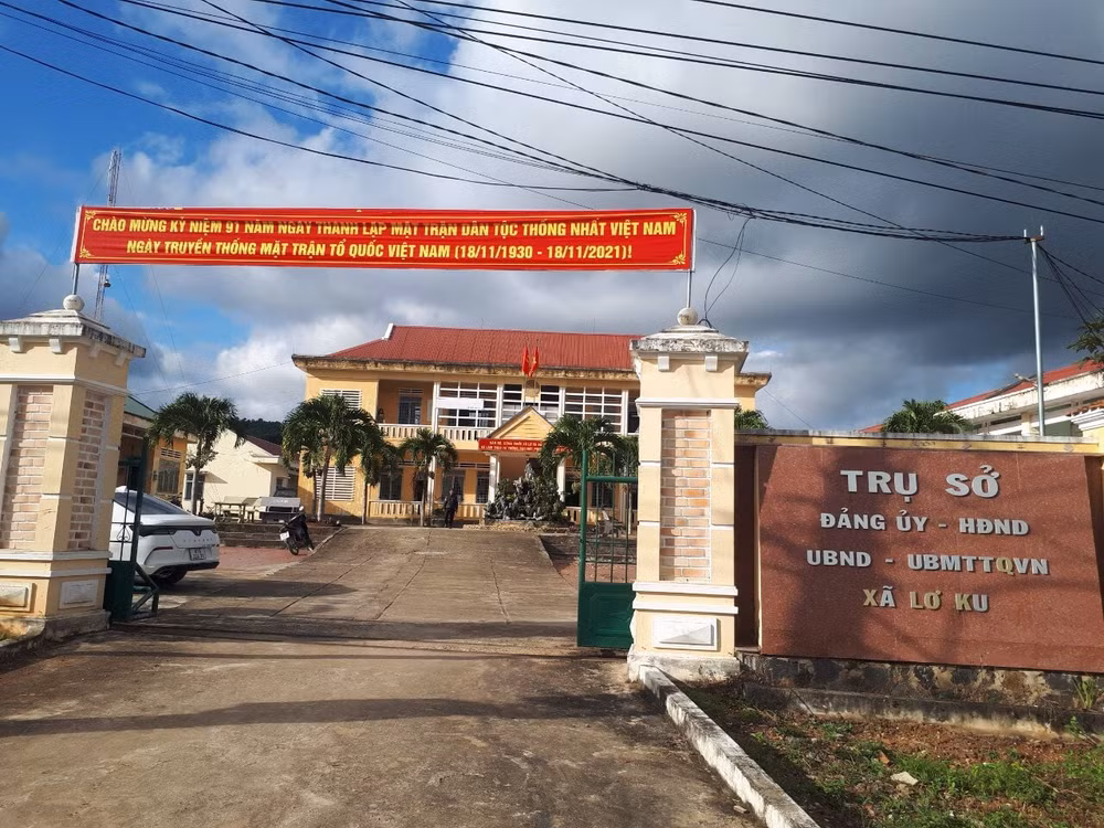 gia lai chu tich xa va 2 pho chu tich bo co quan di du lich ngoai tinh hinh 1