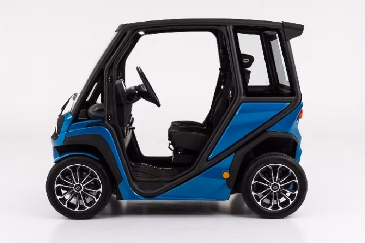 squad solar city car xe dien chay bang nang luong mat troi hinh 1