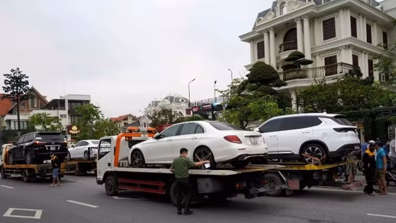 vu cuu chu tich ubnd tp ha long bi khoi to 4 xe sang se duoc giai quyet nhu the nao hinh 1