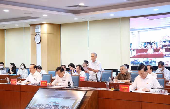 chu tich ha noi tra loi cu tri ve bat cap cho gui xe duong sat cat linh ha dong hinh 1