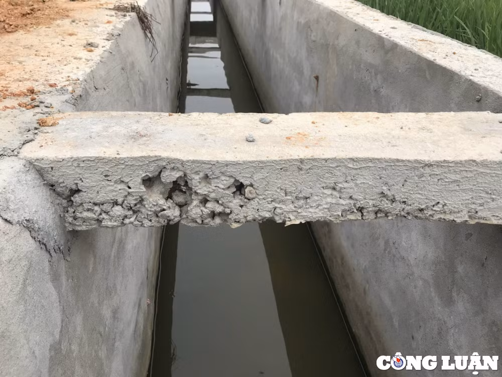 dau hieu thi cong kem chat luong tai du an duong giao thong nong thon xa can huu hinh 6