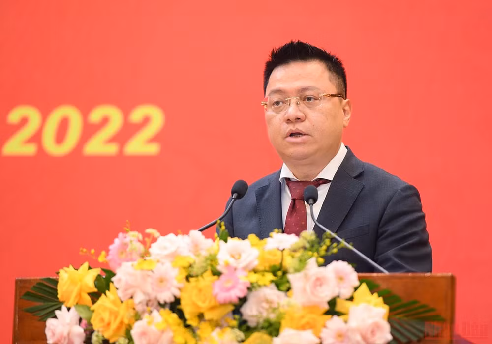 dau tranh chong chu nghia ca nhan phai xac dinh la nhiem vu cap thiet hinh 4