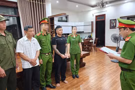 Bắt đối tượng cho vay lãi nặng 365%/năm ở Quảng Bình