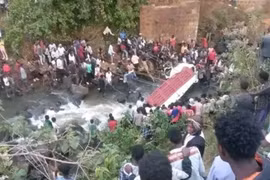 Xe tải lao xuống sông, ít nhất 71 người thiệt mạng ở Ethiopia