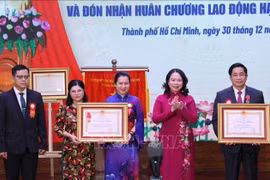 Bệnh viện Đại học Y dược TP Hồ Chí Minh đón nhận danh hiệu Anh hùng Lao động