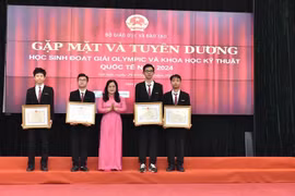 Thành Tích đáng tự hào của các đoàn học sinh Việt Nam tại các kỳ thi Olympic Quốc Tế các môn học 2024