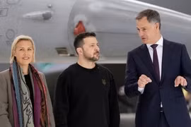 Ukraine có thể cất giữ tiêm kích F-16 ở nước ngoài để tránh bị tấn công