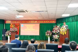 Nêu gương của người đứng đầu trong học tập và làm theo Bác