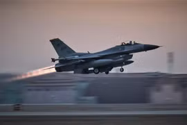 Tiêm kích F-16 của Mỹ rơi ngoài khơi Hàn Quốc, phi công may mắn thoát hiểm