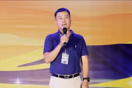 Khai mạc giải chạy marathon Hành trình về Làng Sen 2024